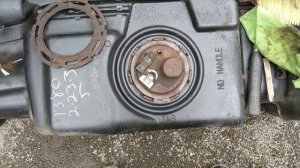 Hummer H2 2005 - Fuel Pump Replacement