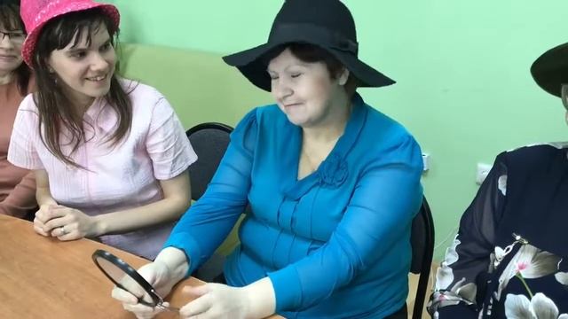 «Шляпная вечеринка» смотреть онлайн