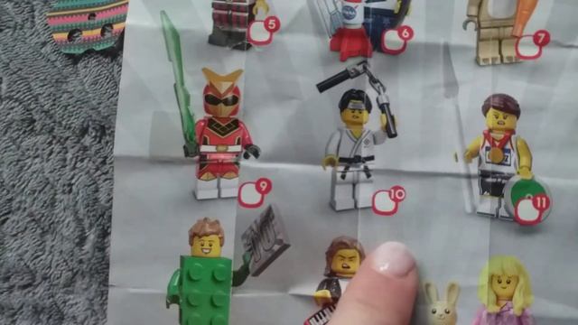 Lego MiniFigures- seria 20 na 10te Urodziny Meksykanin w Sombrero i Lama смотреть онлайн