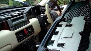 How to remove the Radio CD Head unit / screen on a Range Rover L322 MkIII