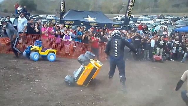 EPIC RACE 2014 Extreme Barbie Jeep Racing 3 смотреть онлайн