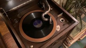Tell us where is a good time are ~ Lita Roza and the Johnson brothers