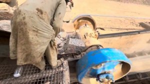 Строительство, дробление щебня