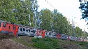 электропоезд эд4м отправляется от станции "удельная"