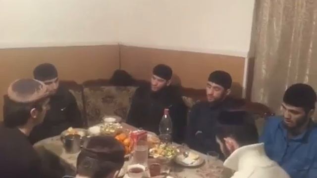 ЗИКР ЗА СТОЛОМ, МЮРИДЫ ВЕЛИКОГО ШЕЙХА УСТАЗА КИШИЕВЦЫ смотреть онлайн