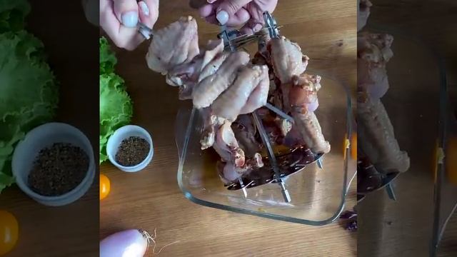 Вкусные, сочные, ароматные куриные крылышки в аэрогрилес медом и соевым соусом