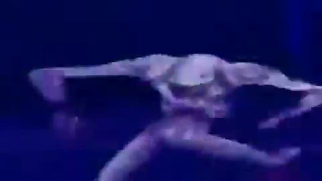 Монстр танцует под credit Колеса ненормальных пропорций смотреть онлайн