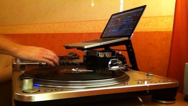 Selecta James - Basic beat juggling / hip-hop turntablism /