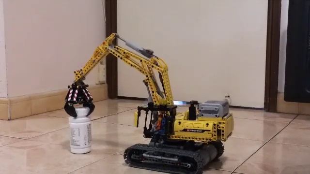 Lego Technic #42006 Fully Power Function Ver.2 Slower Track Drive смотреть онлайн