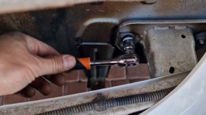 Установка фаркопа на Geely Emgrand 2023