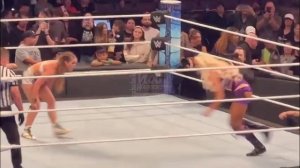 Ronda Rousey vs Charlotte Flair - WWE Smackdown