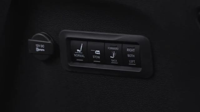 Third Row Power Seat Switch-Reconfigure seating on 2017 Chrysler Pacifica смотреть онлайн