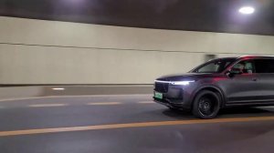 Li ONE 2020 + Vossen 22" HF-2 Satin black