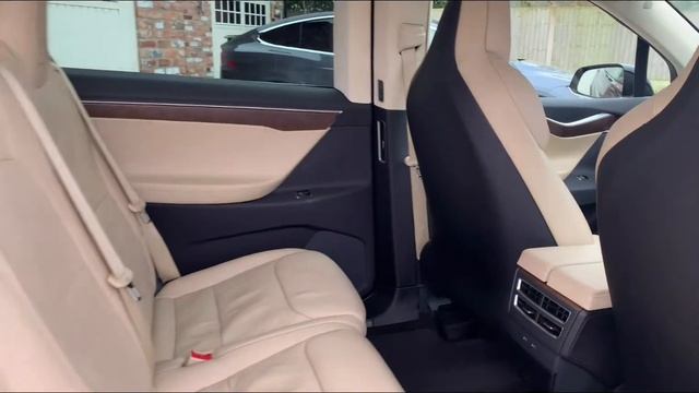 2017/67 TESLA MODEL X 75D FOR SALE IN SOLID BLACK WITH CREAM LEATHER INTERIOR смотреть онлайн