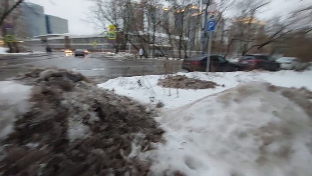 В Деп.Природопользования допускается временное складирование снега и проезды погрузчиков на газонах