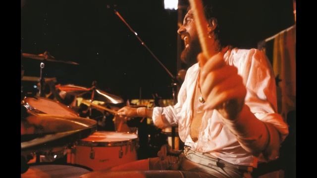 Fleetwood Mac - Go Your Own Way (Live at Wembley 1980) HQ Audio смотреть онлайн