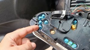 ЗАМЕНА ЛАМПОЧКИ ПРИБОРНОЙ ПАНЕЛИ W210