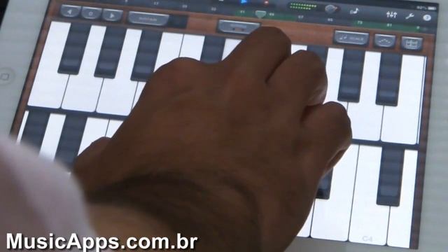 Game of Thrones Theme on GarageBand for iPad (MusicApps.com.br)