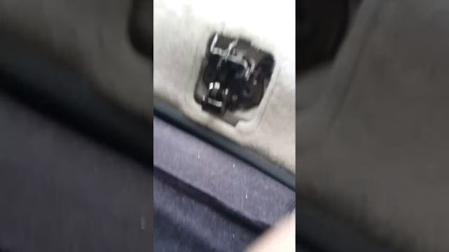 How to get into truck of lincoln ls from back seat if battery is dead смотреть онлайн