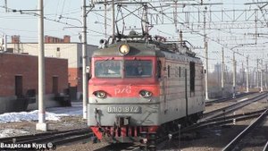 Манёвры электровоза ВЛ10-872 + сцепка с грузовым составом