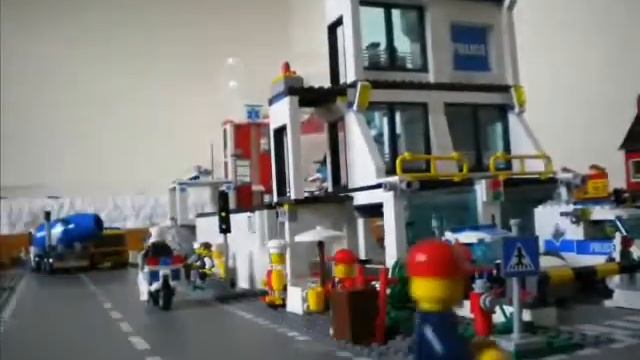 Rowan Visits Lego Bike Shop смотреть онлайн