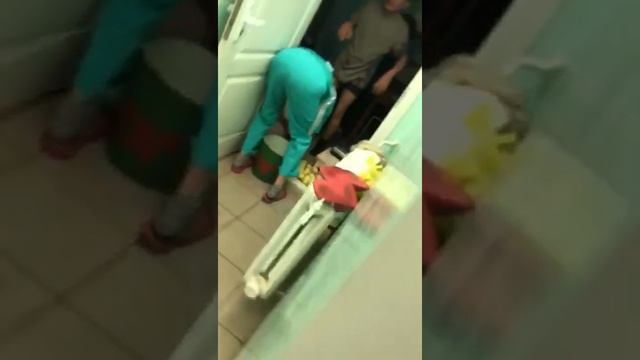 Пьяные повара в Приморье в детском саду 151