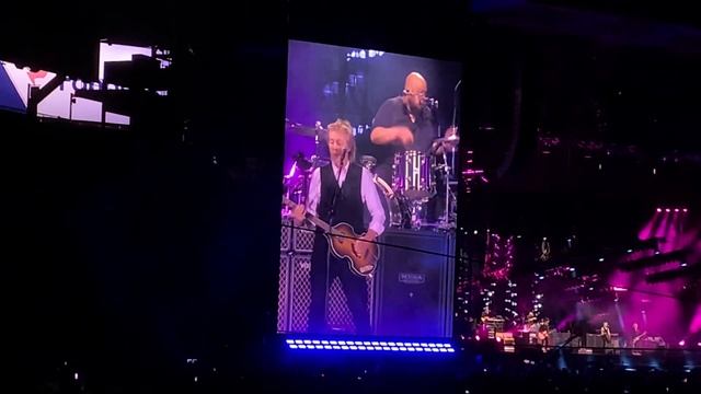 McCartney She Came in through the bathroom window Boston Fenway 2022 смотреть онлайн