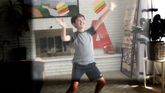 CRAZY CHILD DANCES TO HAMBURGER, CHEESEBURGER, BIG MAC WHOPPER смотреть онлайн