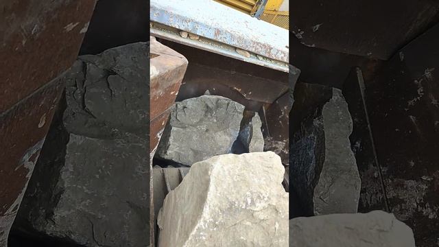 первый запуск дробилки. Метал против камня смотреть онлайн