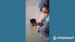 Как легко и безопасно отрезать болгаркой трубу большого диаметра под углом 90 градусов