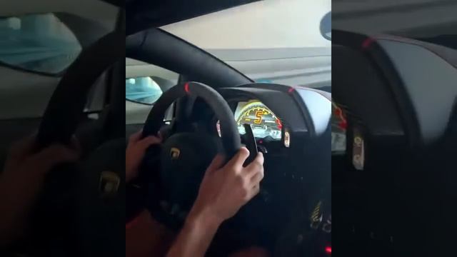 Lamborghini Aventador SVJ Going up to 322 Km/h! (LOUD V12!!!😱🔥)