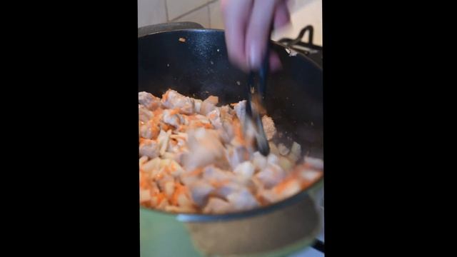 Тушеная картошка с мясом. Рецепт пошаговый, проверенный временем. Казан, мясо и картошка-вкусно аж.