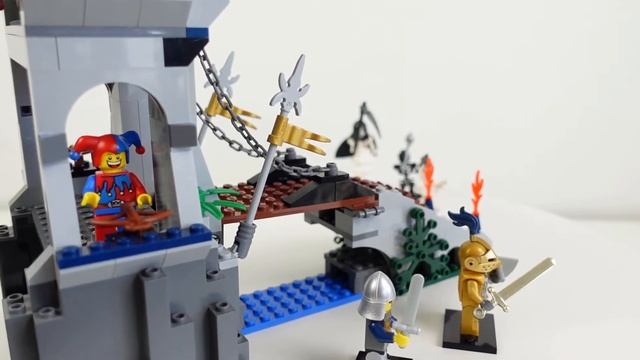 LEGO 7079 Drawbridge Defense смотреть онлайн