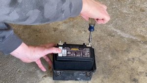 Jeep JL Wrangler Auxiliary Battery Replacement