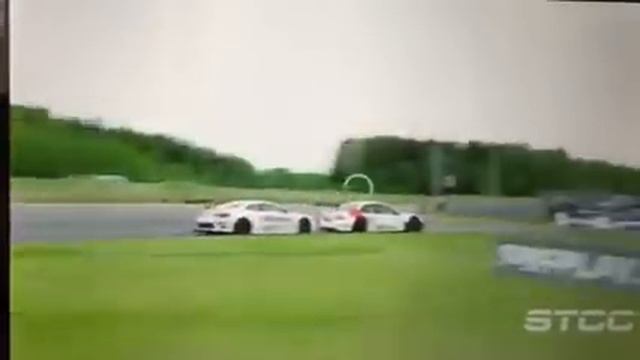 STCC Saab 9-3 overtakes a Seat in The last corner смотреть онлайн