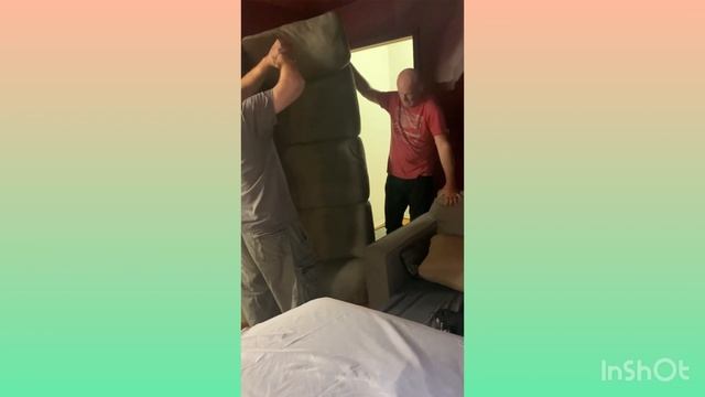 New sofa in and old one out the window🤣🤣 смотреть онлайн