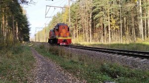 "Золотая осень" тепловоз ТЭМ18ДМ-1850 следует резервом на перегоне Ржевка-Заневский пост 1