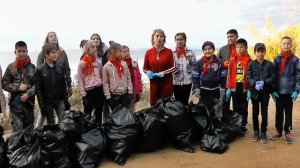 Новости Приморска. Акция «Чистый берег» волонтёров Приморской школы