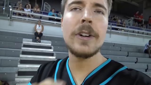 Самая Большая Игра в Вышибалы в Мире смотреть онлайн