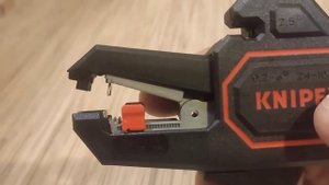 Стриппер KNIPEX 12 62 180 SB.