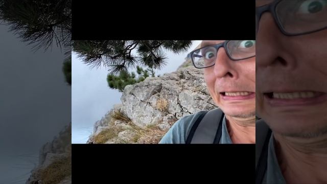 На краю, очень страшно. Ай-Петри увидел впервые. смотреть онлайн