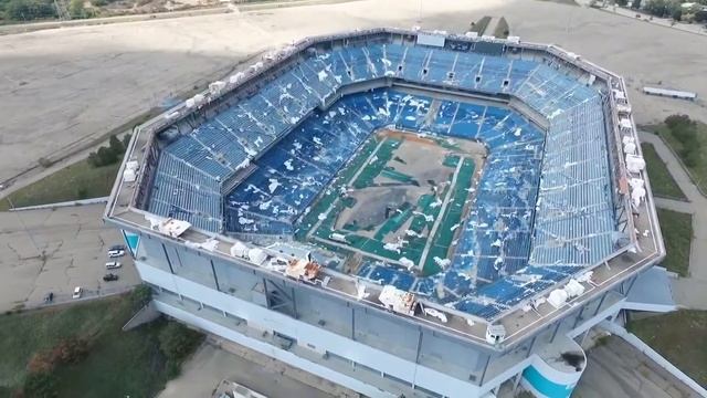 Pontiac Silverdome drone flyover смотреть онлайн