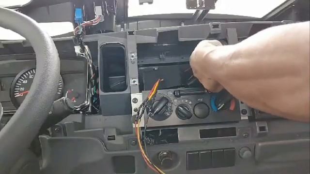 RADIO INSTALLATION + WIRING CONNECTION (ISUZU-NPR) смотреть онлайн