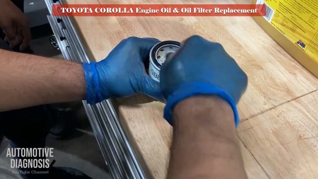 Toyota Corolla Sedan Engine Oil & Filter Change | 2008 to 2012 смотреть онлайн