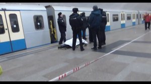 ВЛОГ:Человек прыгнул под поезд !