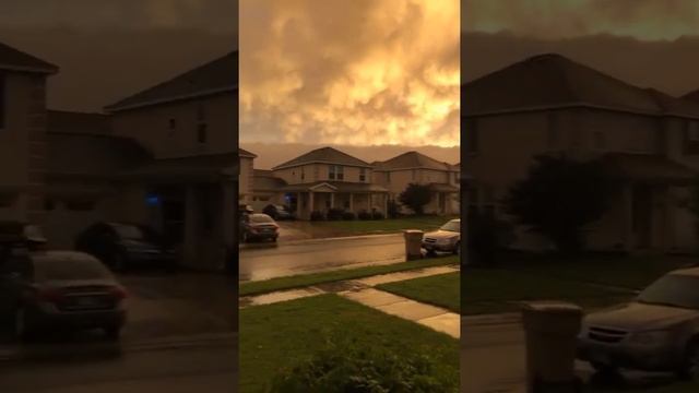 A Yellow Light Lit Up My Window Tonight & I Came Outside To See This.🛸☁️😱🌈🌈 смотреть онлайн