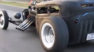 Хот род на трассе