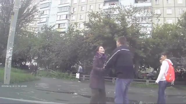 Девченка втащила дерзкому мужику! Челябинск. смотреть онлайн