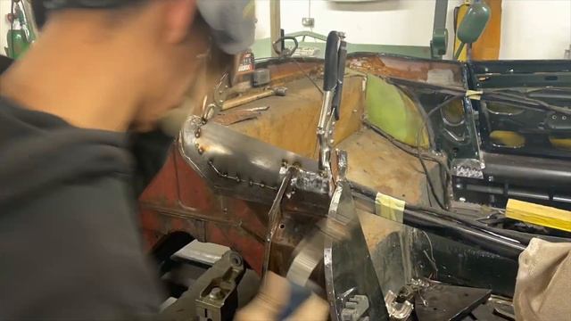 Jaguar E-type - how to fix rust and old repairs properly with plenty of metalwork and welding.