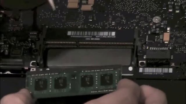 Introduction to Upgrading Mac Laptop Hard Drive & Memory Pt 2.m4v смотреть онлайн